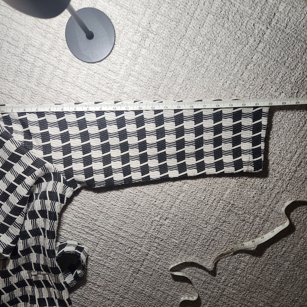 WEEK& Geometric Houndstooth Belted Coat - Picture 8 of 14